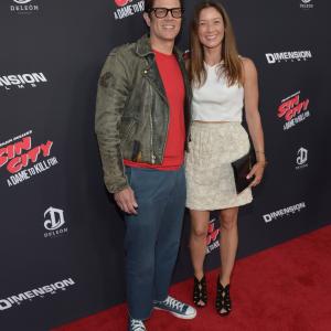 Johnny Knoxville, Naomi Nelson