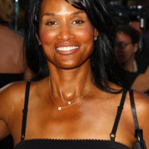 Beverly Johnson at event of The Manchurian Candidate 2004