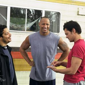 Still of Kevin Bray, Johnny Knoxville and Dwayne Johnson in Walking Tall (2004)