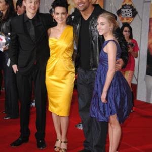 Carla Gugino, Dwayne Johnson, AnnaSophia Robb and Alexander Ludwig at event of Race to Witch Mountain (2009)