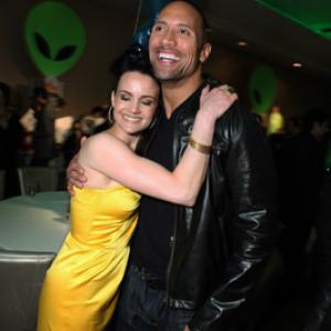 Carla Gugino and Dwayne Johnson at event of Race to Witch Mountain 2009
