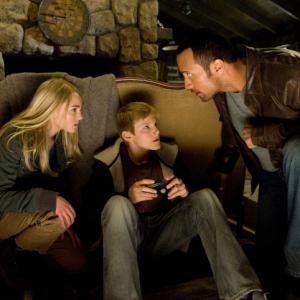Still of Dwayne Johnson, AnnaSophia Robb and Alexander Ludwig in Race to Witch Mountain (2009)