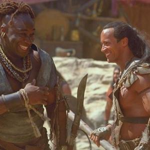 Still of Michael Clarke Duncan and Dwayne Johnson in The Scorpion King 2002