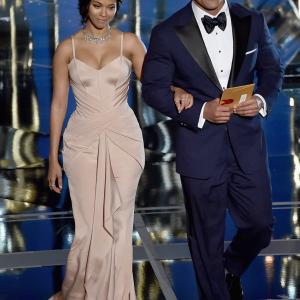 Dwayne Johnson and Zoe Saldana at event of The Oscars 2015