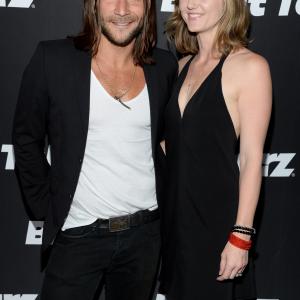 Emily Johnson and Zach McGowan at event of Blunt Talk 2015