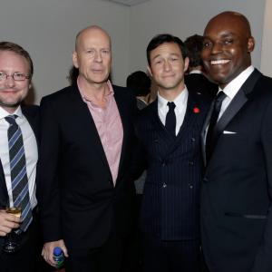 Bruce Willis, Cameron Bailey, Joseph Gordon-Levitt and Rian Johnson at event of Laiko kilpa (2012)