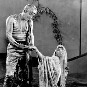 Still of Douglas Fairbanks Julanne Johnston and Raoul Walsh in The Thief of Bagdad 1924
