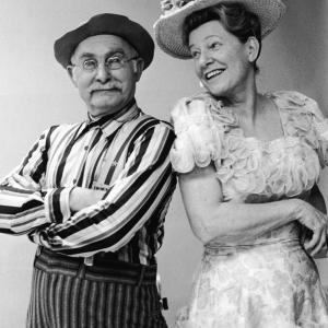 Still of Grandpa Jones and Minnie Pearl in Hee Haw (1969)