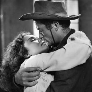 Still of Gregory Peck and Jennifer Jones in Duel in the Sun 1946