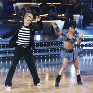 Still of Lil Kim and Derek Hough in Dancing with the Stars 2005