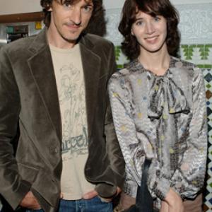 John Hawkes and Miranda July at event of Me and You and Everyone We Know (2005)