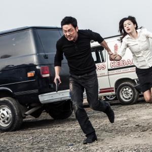 Still of Ji-hyun Jun and Jung-woo Ha in Bereullin (2013)