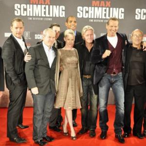Uwe Boll, Heino Ferch, Christian Kahrmann, Henry Maske, Susanne Wuest and Yoan Pablo Hernández in Max Schmeling (2010)