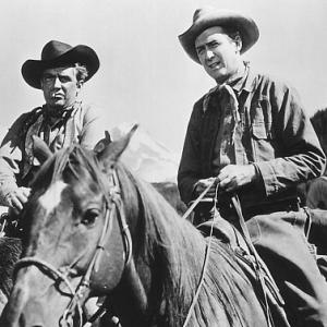 Still of James Stewart and Arthur Kennedy in Bend of the River 1952
