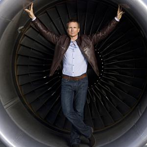 Phil Keoghan in The Amazing Race 2001