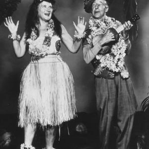 Still of Percy Kilbride and Marjorie Main in Ma and Pa Kettle at Waikiki (1955)