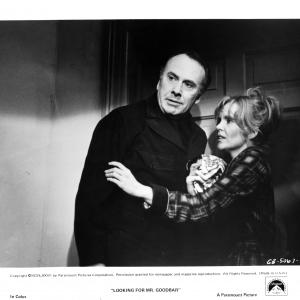 Still of Tuesday Weld and Richard Kiley in Looking for Mr. Goodbar (1977)