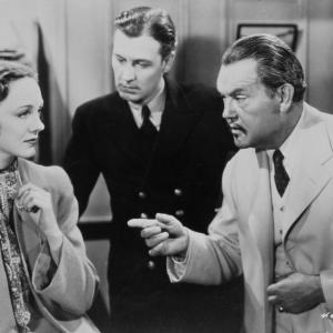 Still of Phyllis Brooks John Dusty King and Sidney Toler in Charlie Chan in Honolulu 1938