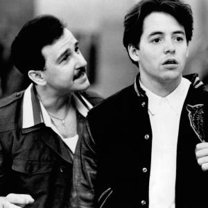 Still of Matthew Broderick and Bruno Kirby in The Freshman (1990)