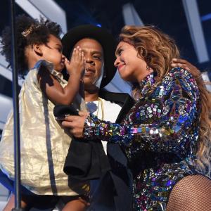 Beyoncé Knowles and Blue Ivy Carter at event of 2014 MTV Video Music Awards (2014)