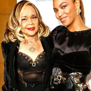 Etta James and Beyoncé Knowles at event of Cadillac Records (2008)