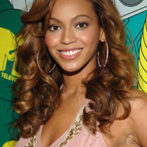 Beyonc Knowles at event of Total Request Live 1999