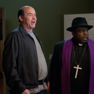 Still of Cedric the Entertainer and David Koechner in A Haunted House 2013