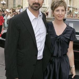 James Mangold and Cathy Konrad at event of Ties jausmu riba (2005)