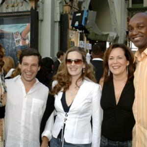 Kira Davis Denise Di Novi Broderick Johnson Andrew A Kosove and Amber Tamblyn at event of The Sisterhood of the Traveling Pants 2005