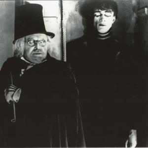 Still of Werner Krauss and Conrad Veidt in Das Cabinet des Dr Caligari 1920