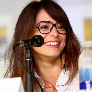 Kristin Kreuk at event of Beauty and the Beast 2012