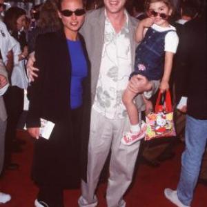 Cary Elwes and Lisa Marie Kurbikoff at event of Quest for Camelot (1998)