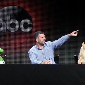 Bob Kushell Kermit the Frog and Miss Piggy at event of Quantico 2015