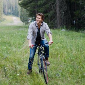 Still of Ryan Kwanten in The Right Kind of Wrong 2013