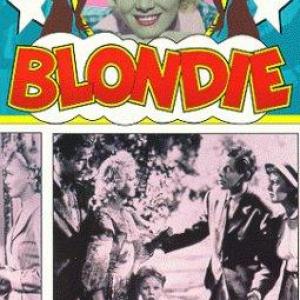 Glenn Ford, Arthur Lake, Larry Simms, Penny Singleton and Luana Walters in Blondie Plays Cupid (1940)