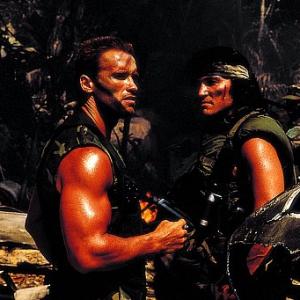 Still of Arnold Schwarzenegger and Sonny Landham in Grobuonis 1987