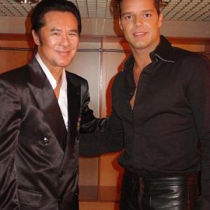 KwokLeung Gan with Ricky Martin in Metro Mandarin Songs Award Presentation 2003