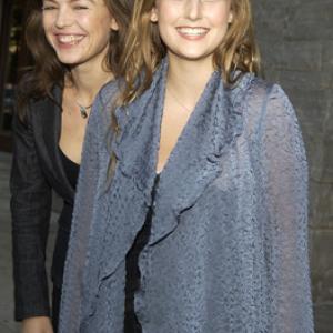 Leelee Sobieski and Samantha Lang at event of L'idole (2002)