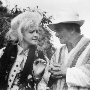 Still of Peter Falk and Cyndi Lauper in Vibes 1988