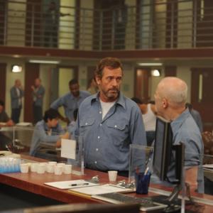 Still of Jude Ciccolella and Hugh Laurie in Hausas 2004