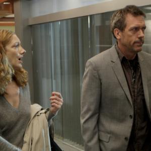 Still of Judy Greer and Hugh Laurie in Hausas 2004