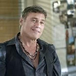 Steven Bauer as Avi in Ray Donovan Costumes designed by Christopher Lawrence