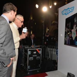 Stan Lee at event of Toras: Tamsos pasaulis (2013)