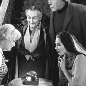 The Munsters Beverley Owen Al Lewis Fred Gwynne Yvonne De Carlo 1964 CBS