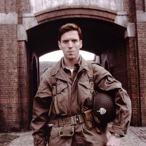 Still of Damian Lewis in Band of Brothers (2001)