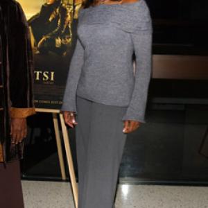 Dawnn Lewis at event of Tsotsi (2005)