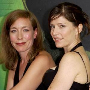 Melora Walters and Katherine Lindberg at event of Rain (2001)