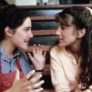 Still of Sarah Jessica Parker and Amy Linker in Square Pegs 1982