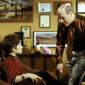 Still of Alex D. Linz and Larry Miller in Max Keeble's Big Move (2001)