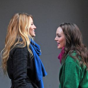 Blake Lively and Leighton Meester at event of Liezuvautoja (2007)